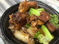 牛腩拼猪脚啫啫粉-珍珍小食店(西华路店)
