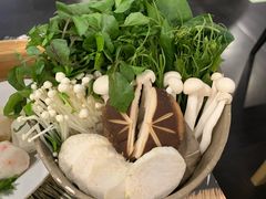 蔬菜拼盘-烹然四季椰子鸡火锅(团结湖总店)