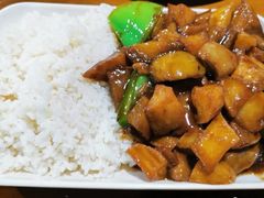 地三鲜盖饭-生活本该如此北京小馆(周庄嘉园店)