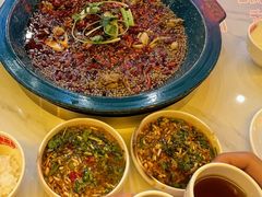 -渔香岛美蛙鱼头火锅(黔灵山公园店)