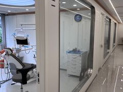 -皓齿连锁·雅贝健口腔·种植·矫正中心(虹口曲阳路店)