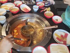 -醉董牛川派鲜肉自选火锅(烟台店)