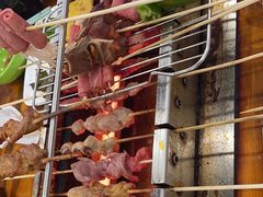 -哈尔滨小酒馆·鲜肉现穿自助烧烤(康新花园店)