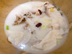 -滇香肴·云南菜蒸汽石锅鱼(云南北路店)