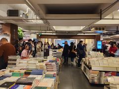 二楼-先锋书店(五台山总店)
