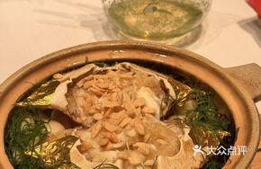 Hand-Deconstructed Xiangshan Spider Crab Stir-Fried with Bird's Nest