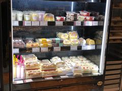面包甜点陈列柜-苹果花园(龙漕路店)