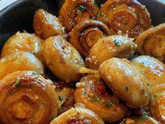 香煎火腿小蘑菇-BROWNSTONE布朗石西班牙餐厅(富城店)