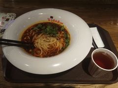 -哇蛙牛功夫面渝都料理(龙阳广场店)