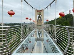 -客天下恐龙水晶玻璃桥