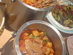 沸腾的锅锅毛肚-街角等你.大连海鲜烧烤.经典铁板海鲜串(西安路店)