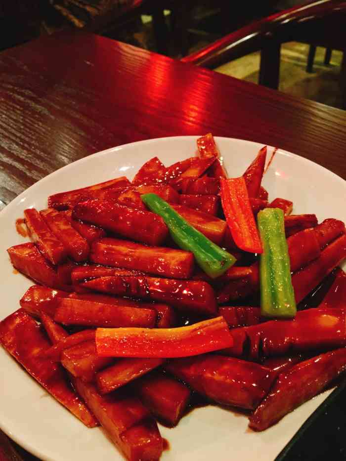 阿潘答艺术体验餐厅-"地方不大装修有些日料的范儿 还有吧台 .