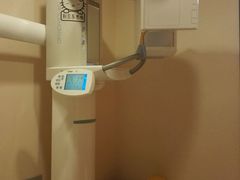 -瑞尔齿科(南京东路名人诊所)