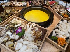 -一朵菌·野生菌探索家火锅(南亚店)