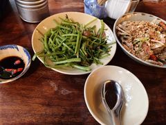 -Cuc Gach Quan Restaurant