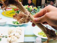 手撕羊腿-皇宫大酒店
