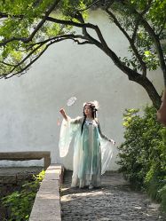-一揽芳华汉服旗袍体验馆(拙政园店)