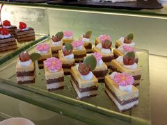 -鲤鱼洲酒店港鲤咖啡厅