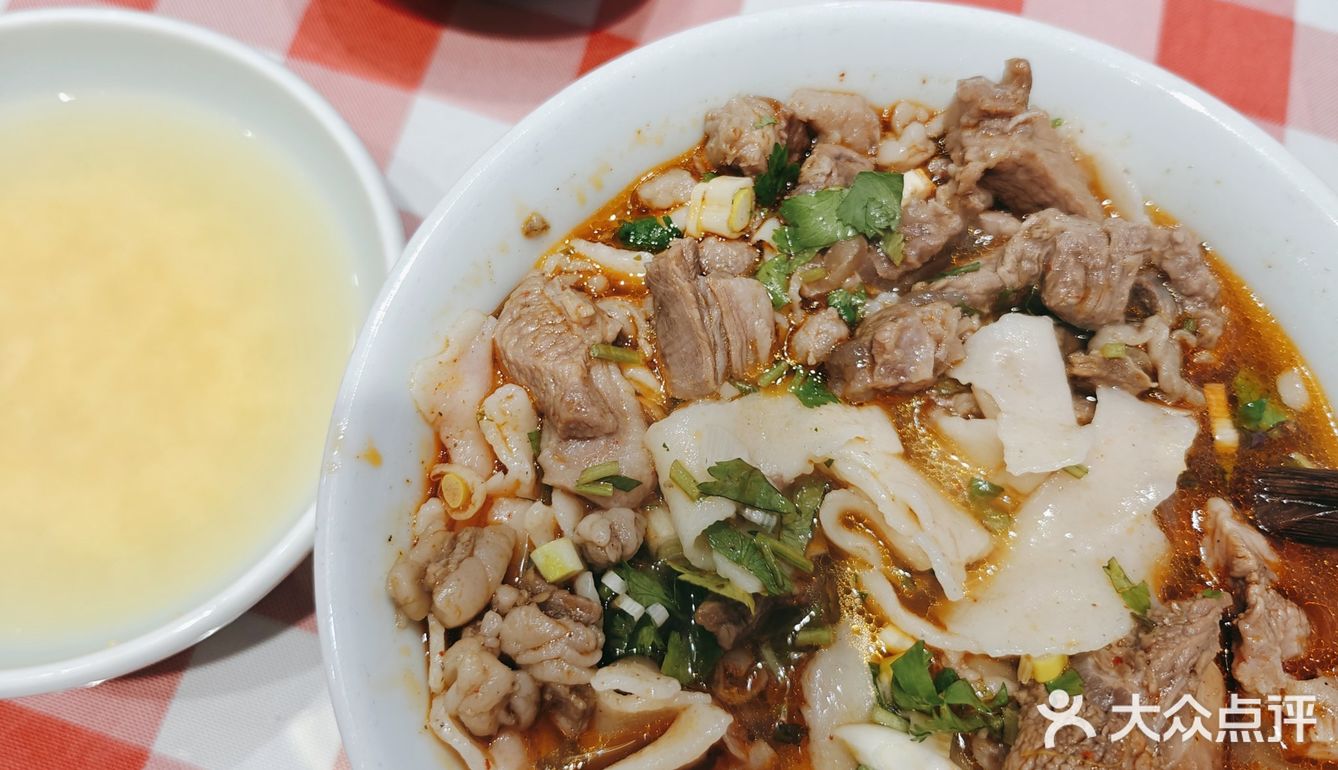 冬季暖心美食：刘二永香陕北羊肉面，让你一试难忘！