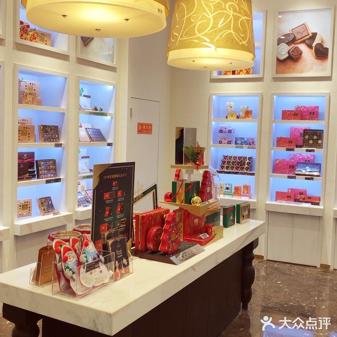 热巧克力，巧克力，缤纷乐都是我的最爱，店铺也是美美哒