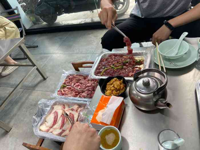 小马扎大排档·小核桃碳烤肉(解放东路店)-"[薄荷]环境:比标准大排档
