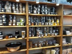 零售区-正宗普宁豆干坊·洪记砂锅粥(红领巾路店)