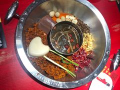 谭血鸭红锅底-谭鸭血老火锅(漳州路店)