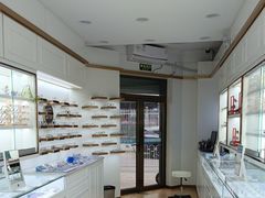 -翰佐蔡司小乐圆·依视路星趣控·暴龙眼镜折扣店