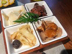 -花菇朵·云山雀 ll 野生菌锅·野果酸汤·精品滇菜(万柳店)