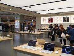 -华为授权体验店(中山公园来福士)