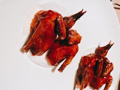 脆皮乳鸽-荣轩(新荣记环球金融中心店)