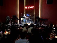 -TZ House音乐现场(来福士中心店)
