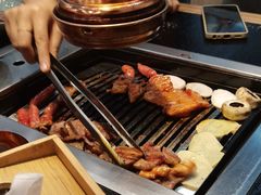 -臻牛烤肉