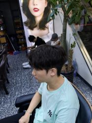 -藤野造型专业烫染接发