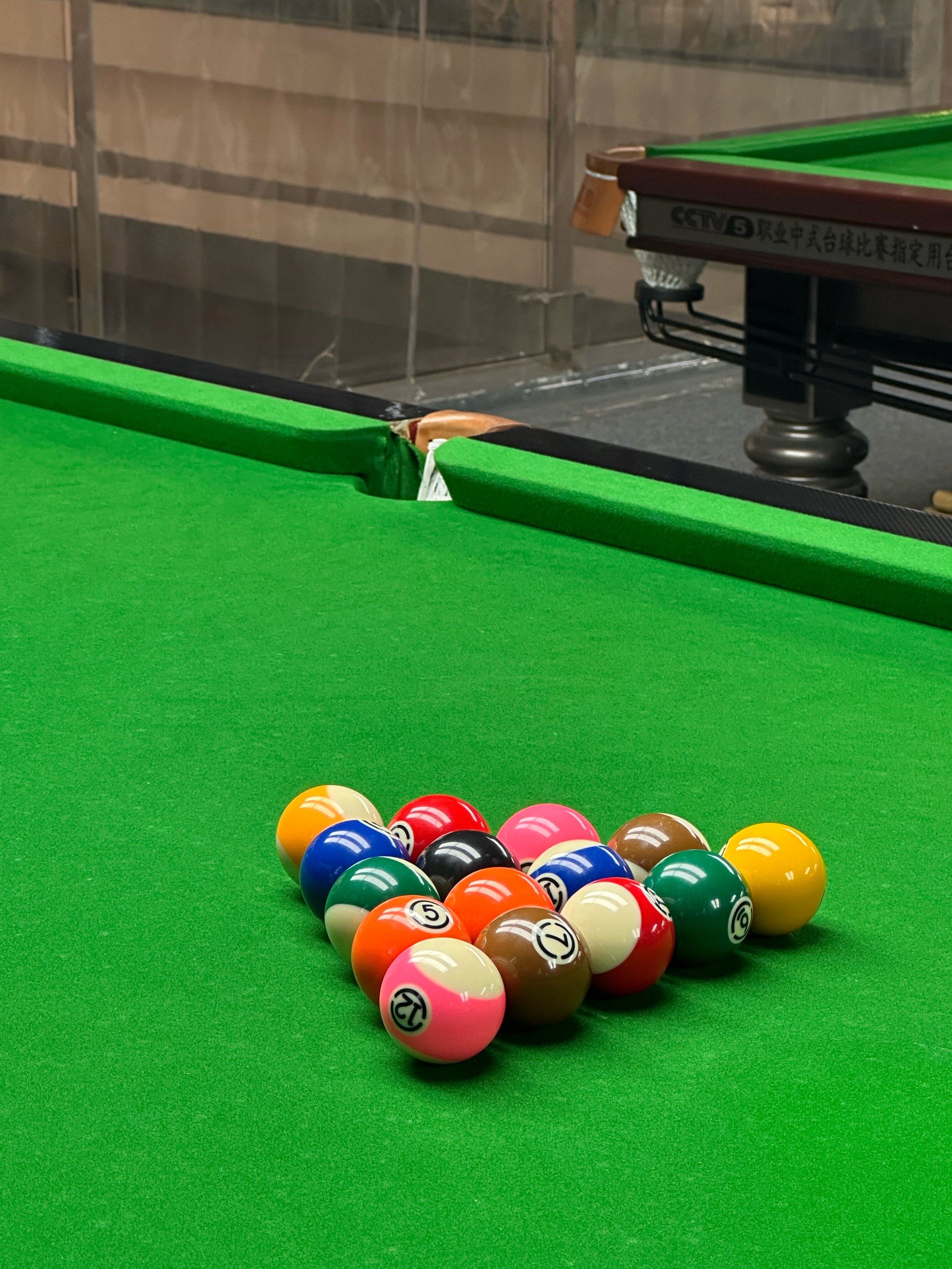 楼下吃饱就上楼打台球🎱