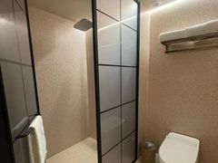 -桔子酒店(上海西藏北路地铁站店)