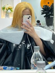 -DO A HAIRSTYLE