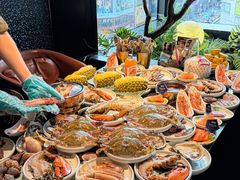 -雍容荟帝王蟹活龙虾展台自助(IFS黑金店)