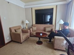 -汕尾巴黎半岛酒店