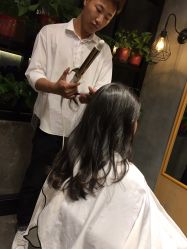 -时尚殿堂明星门店