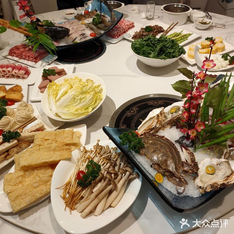 元宵节里的旋转火锅，热辣滚烫～