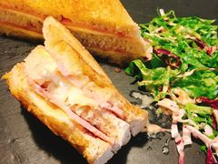 -HIGH FIVE哈福手工汉堡(桂林路店)