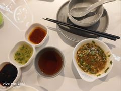 -洪氏嗨捞·广东猪肚鸡·椰子鸡火锅(西咸万象城店)