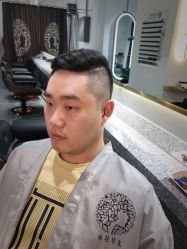 -尚羽华东接发美发店