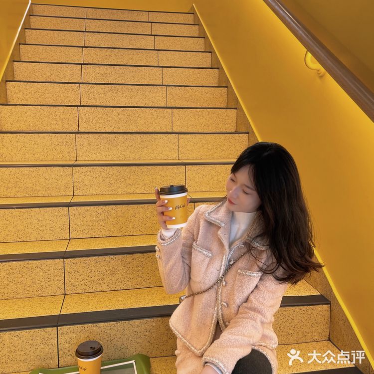 麦咖啡真有你的！这杯奶铁我连炫三杯 