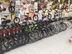 -迪卡侬(高新万达店)