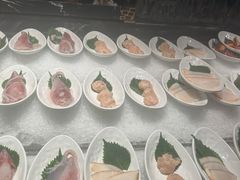 -雍容荟帝王蟹活龙虾展台自助(IFS黑金店)
