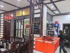 -湖南人家湘菜馆(镇江路店)