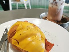 芝士培根可颂-RWORK·COFFEE(滨江店)