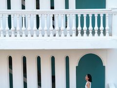 -芭黎人江景轻奢酒店(告庄西双景星光夜市店)